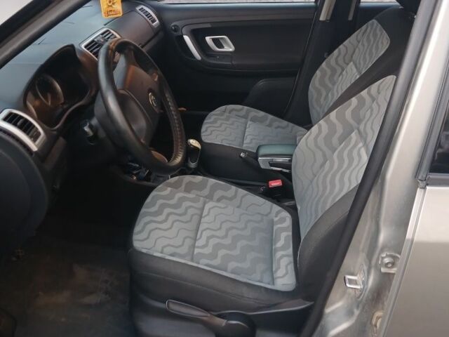 Сірий Шкода Фабія, об'ємом двигуна 0 л та пробігом 146 тис. км за 4650 $, фото 6 на Automoto.ua