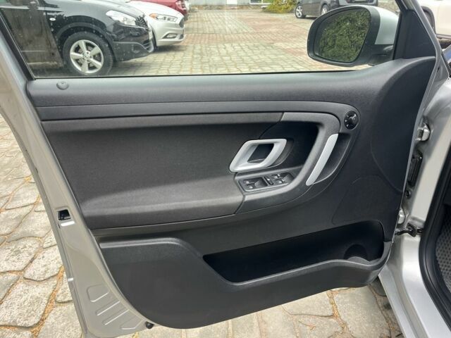 Серый Шкода Фабия, объемом двигателя 1.6 л и пробегом 211 тыс. км за 6800 $, фото 9 на Automoto.ua