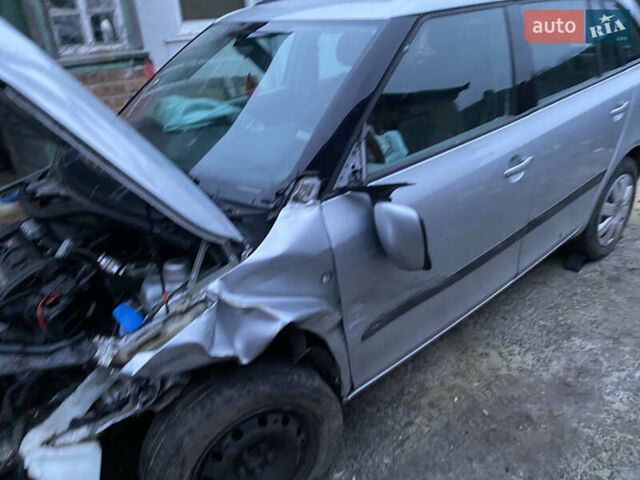 Сірий Шкода Фабія, об'ємом двигуна 1.39 л та пробігом 235 тис. км за 3000 $, фото 1 на Automoto.ua