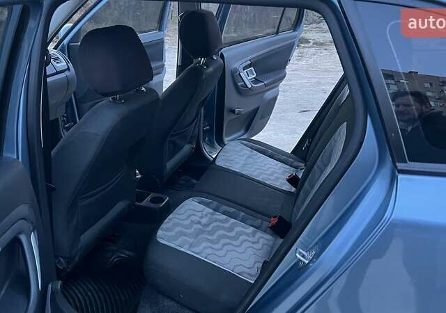 Серый Шкода Фабия, объемом двигателя 1.39 л и пробегом 201 тыс. км за 4500 $, фото 11 на Automoto.ua