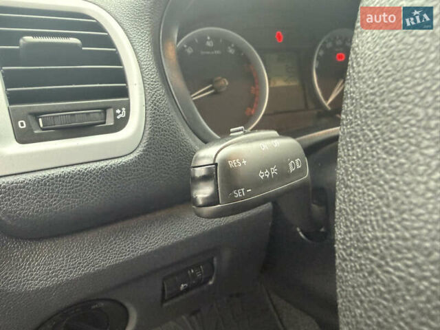 Сірий Шкода Фабія, об'ємом двигуна 1.6 л та пробігом 195 тис. км за 6500 $, фото 17 на Automoto.ua