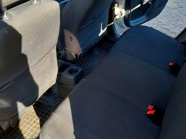 Сірий Шкода Фабія, об'ємом двигуна 1.2 л та пробігом 230 тис. км за 4500 $, фото 8 на Automoto.ua