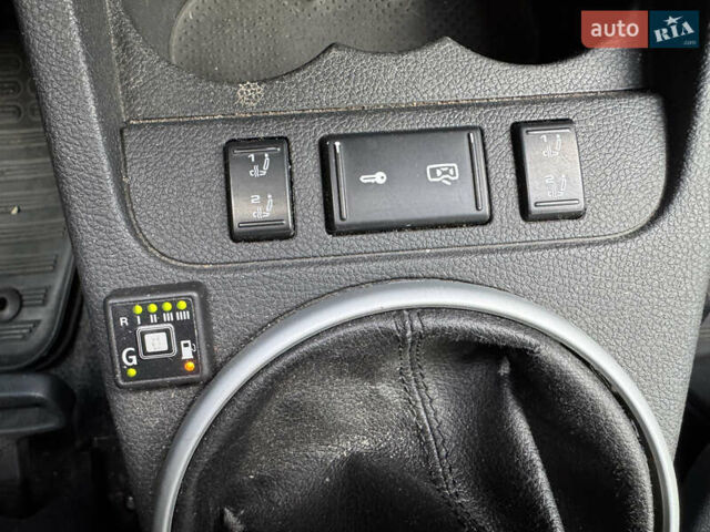 Серый Шкода Фабия, объемом двигателя 1.2 л и пробегом 162 тыс. км за 3990 $, фото 25 на Automoto.ua