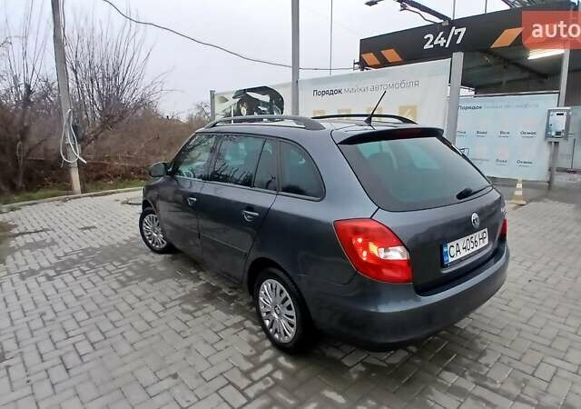 Серый Шкода Фабия, объемом двигателя 1.39 л и пробегом 232 тыс. км за 6500 $, фото 46 на Automoto.ua