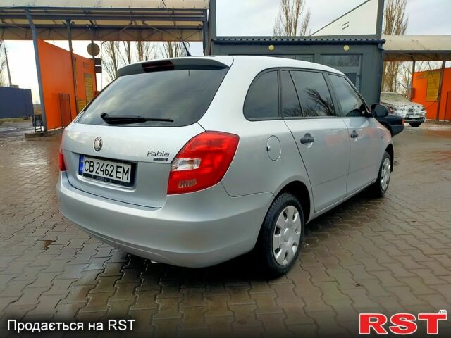 Шкода Фабия 2008 в Чернигове на Automoto.ua Серый Шкода Фабия, объемом двигателя 1.2 л и пробегом 250 тыс. км за 4300 $, фото 3 на Automoto.ua