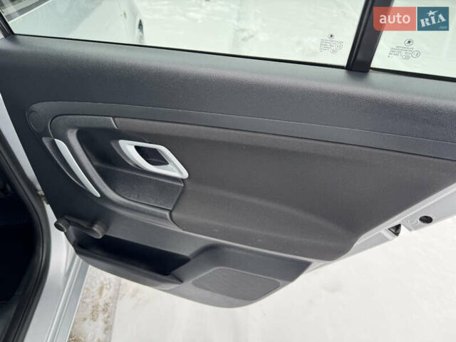 Серый Шкода Фабия, объемом двигателя 1.39 л и пробегом 208 тыс. км за 5550 $, фото 17 на Automoto.ua