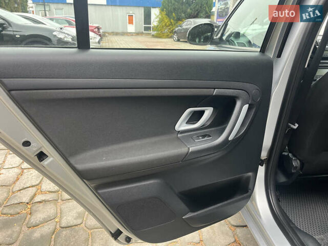 Серый Шкода Фабия, объемом двигателя 1.6 л и пробегом 211 тыс. км за 5500 $, фото 17 на Automoto.ua