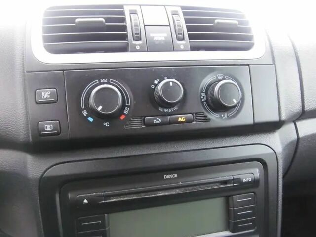 Серый Шкода Фабия, объемом двигателя 1.6 л и пробегом 180 тыс. км за 6500 $, фото 8 на Automoto.ua