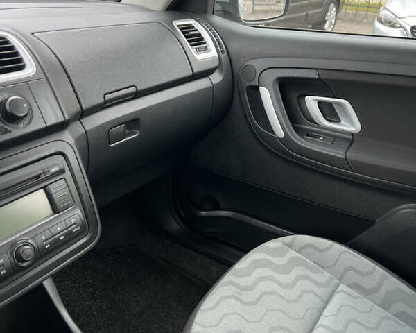 Шкода Фабия 2008 в Чернигове на Automoto.ua Серый Шкода Фабия, объемом двигателя 1.39 л и пробегом 240 тыс. км за 5600 $, фото 15 на Automoto.ua