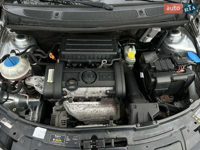Сірий Шкода Фабія, об'ємом двигуна 1.39 л та пробігом 227 тис. км за 5500 $, фото 50 на Automoto.ua