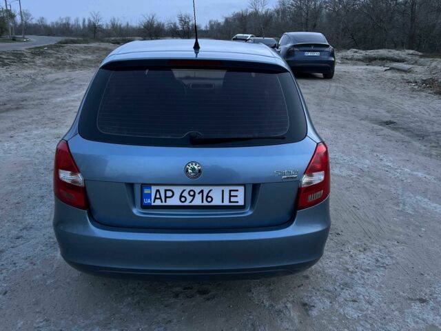 Серый Шкода Фабия, объемом двигателя 1.4 л и пробегом 201 тыс. км за 4500 $, фото 5 на Automoto.ua