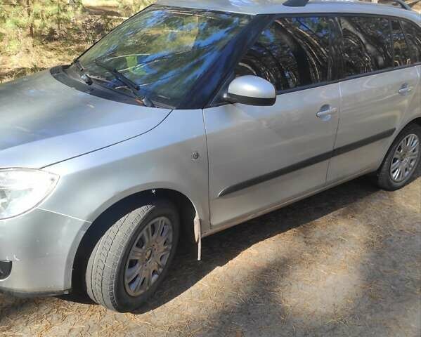 Серый Шкода Фабия, объемом двигателя 1.9 л и пробегом 304 тыс. км за 4600 $, фото 28 на Automoto.ua