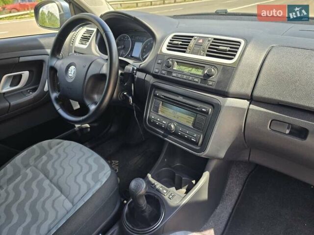 Серый Шкода Фабия, объемом двигателя 1.6 л и пробегом 215 тыс. км за 5599 $, фото 34 на Automoto.ua