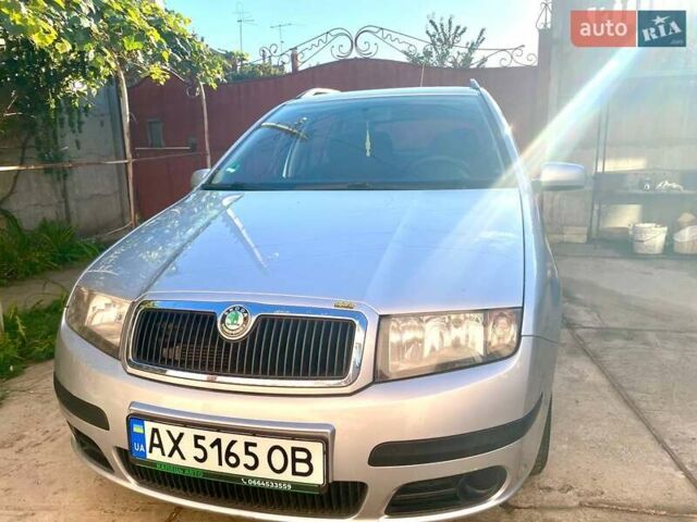 Сірий Шкода Фабія, об'ємом двигуна 1.39 л та пробігом 194 тис. км за 5500 $, фото 2 на Automoto.ua