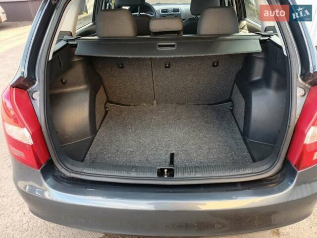 Сірий Шкода Фабія, об'ємом двигуна 1.6 л та пробігом 257 тис. км за 5899 $, фото 7 на Automoto.ua