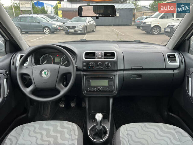 Шкода Фабия 2008 в Чернигове на Automoto.ua Серый Шкода Фабия, объемом двигателя 1.39 л и пробегом 240 тыс. км за 5600 $, фото 21 на Automoto.ua