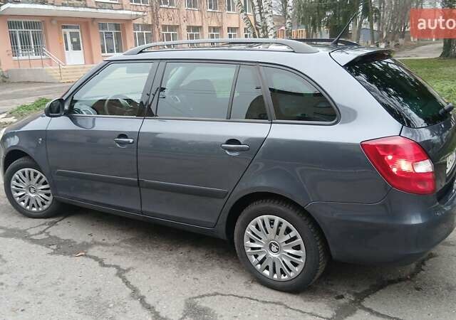 Серый Шкода Фабия, объемом двигателя 1.39 л и пробегом 232 тыс. км за 6500 $, фото 2 на Automoto.ua