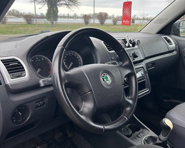 Серый Шкода Фабия, объемом двигателя 1.39 л и пробегом 145 тыс. км за 5200 $, фото 9 на Automoto.ua