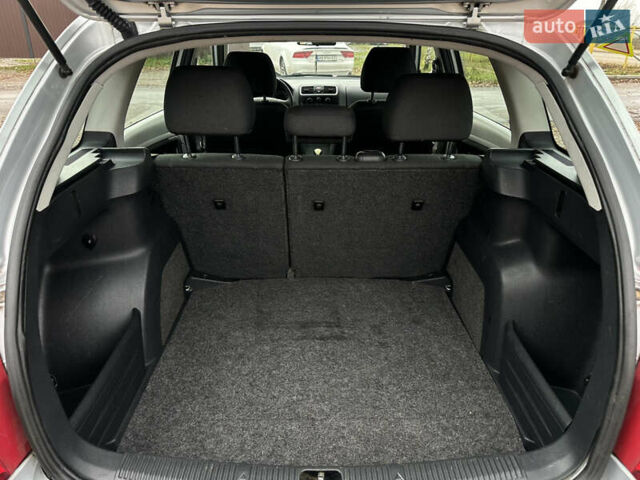 Сірий Шкода Фабія, об'ємом двигуна 1.39 л та пробігом 227 тис. км за 5500 $, фото 37 на Automoto.ua