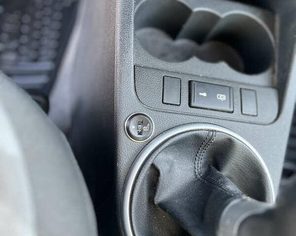 Сірий Шкода Фабія, об'ємом двигуна 1.6 л та пробігом 165 тис. км за 4600 $, фото 15 на Automoto.ua