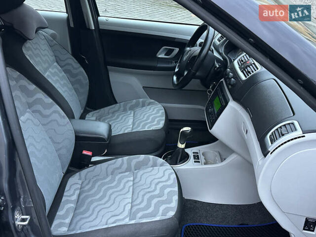 Сірий Шкода Фабія, об'ємом двигуна 1.2 л та пробігом 232 тис. км за 4200 $, фото 15 на Automoto.ua