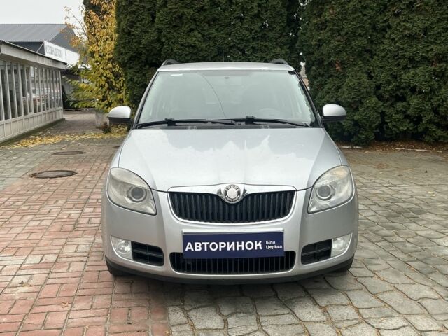 Серый Шкода Фабия, объемом двигателя 1.6 л и пробегом 211 тыс. км за 6800 $, фото 7 на Automoto.ua