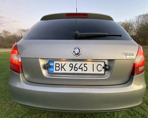 Серый Шкода Фабия, объемом двигателя 1.4 л и пробегом 310 тыс. км за 4200 $, фото 24 на Automoto.ua