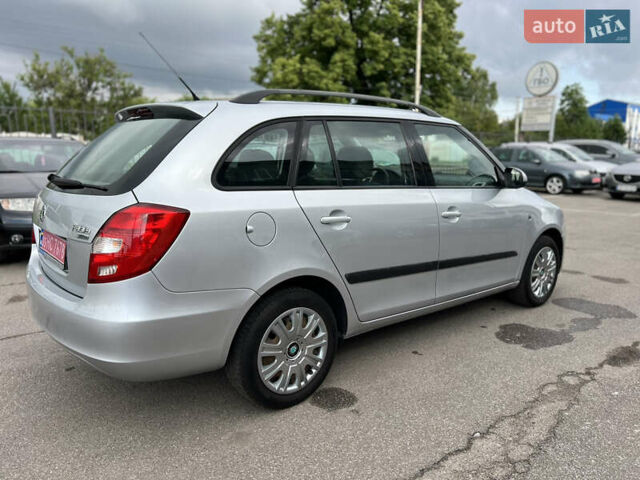 Шкода Фабия 2008 в Чернигове на Automoto.ua Серый Шкода Фабия, объемом двигателя 1.39 л и пробегом 240 тыс. км за 5600 $, фото 8 на Automoto.ua