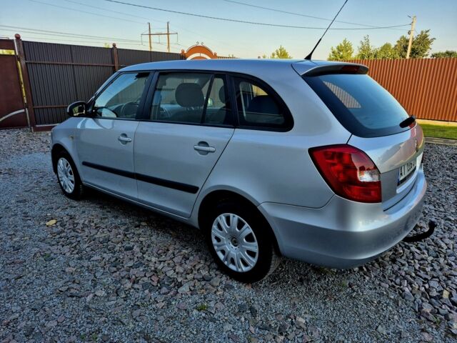 Серый Шкода Фабия, объемом двигателя 1.2 л и пробегом 237 тыс. км за 3999 $, фото 2 на Automoto.ua