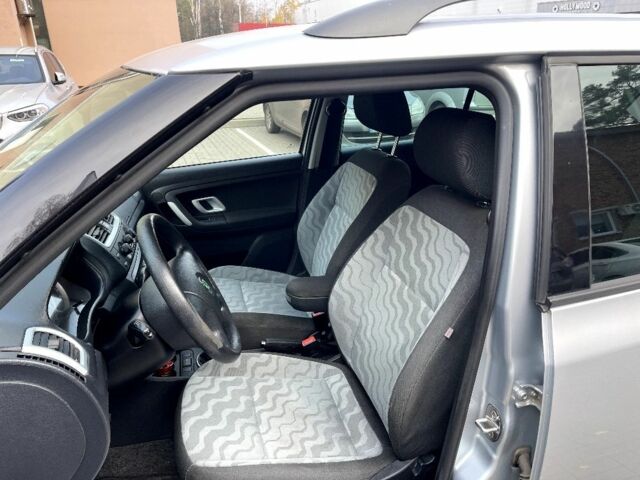 Серый Шкода Фабия, объемом двигателя 1.4 л и пробегом 262 тыс. км за 4700 $, фото 6 на Automoto.ua