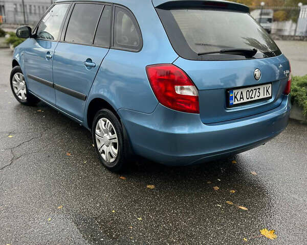Серый Шкода Фабия, объемом двигателя 1.39 л и пробегом 274 тыс. км за 4700 $, фото 3 на Automoto.ua