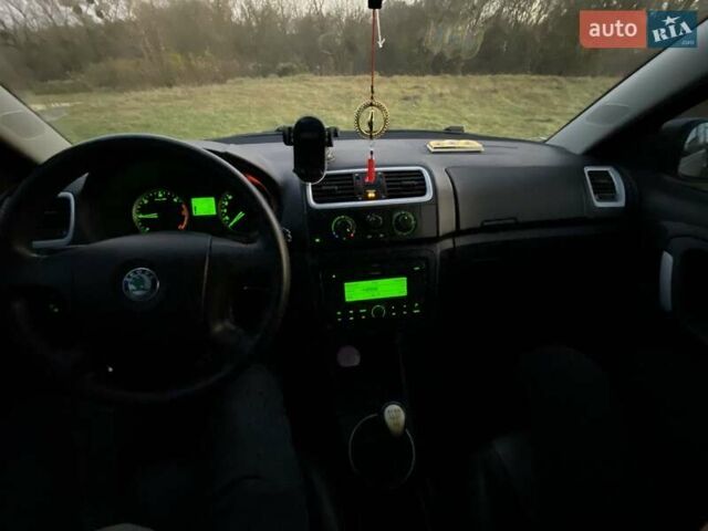 Серый Шкода Фабия, объемом двигателя 1.4 л и пробегом 310 тыс. км за 4200 $, фото 25 на Automoto.ua