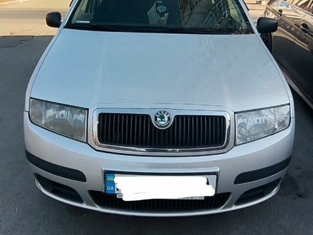 Серый Шкода Фабия, объемом двигателя 0 л и пробегом 297 тыс. км за 4000 $, фото 4 на Automoto.ua