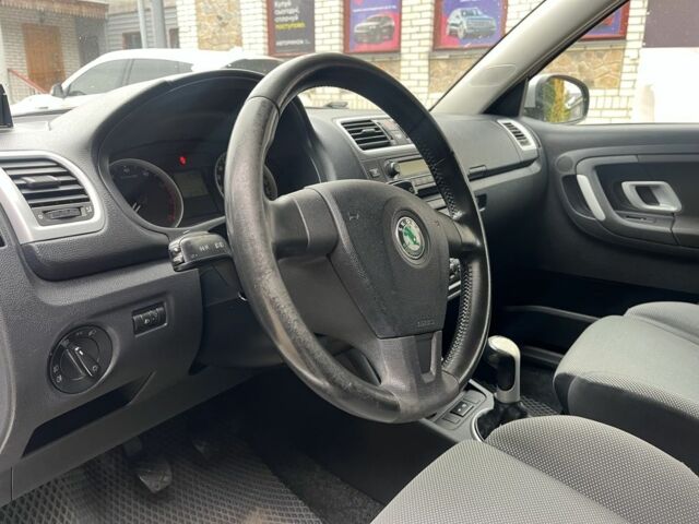 Серый Шкода Фабия, объемом двигателя 1.6 л и пробегом 211 тыс. км за 6800 $, фото 13 на Automoto.ua