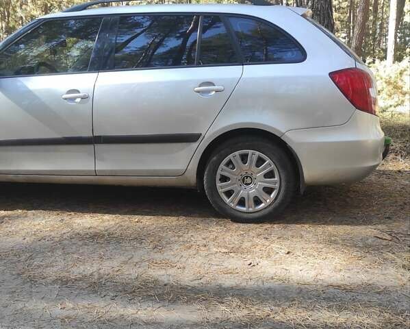 Серый Шкода Фабия, объемом двигателя 1.9 л и пробегом 304 тыс. км за 4600 $, фото 23 на Automoto.ua