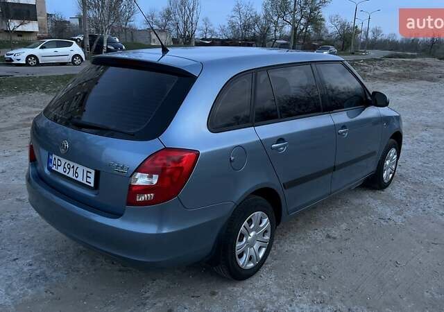 Серый Шкода Фабия, объемом двигателя 1.39 л и пробегом 201 тыс. км за 4500 $, фото 4 на Automoto.ua
