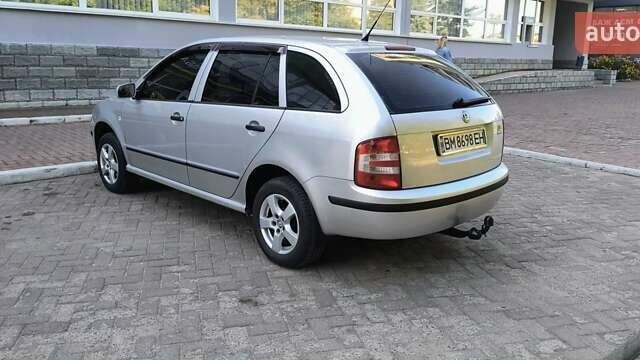 Серый Шкода Фабия, объемом двигателя 1.4 л и пробегом 250 тыс. км за 4300 $, фото 1 на Automoto.ua