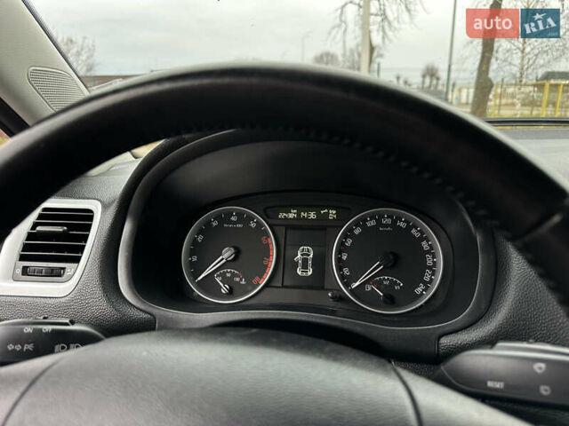 Серый Шкода Фабия, объемом двигателя 1.39 л и пробегом 224 тыс. км за 5800 $, фото 32 на Automoto.ua