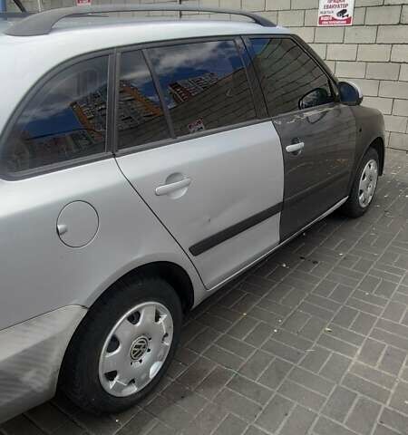 Сірий Шкода Фабія, об'ємом двигуна 1.42 л та пробігом 237 тис. км за 3800 $, фото 7 на Automoto.ua