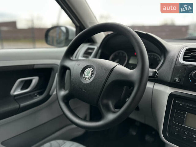 Сірий Шкода Фабія, об'ємом двигуна 1.39 л та пробігом 227 тис. км за 5500 $, фото 47 на Automoto.ua