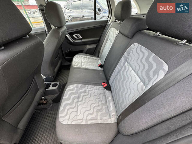 Серый Шкода Фабия, объемом двигателя 1.2 л и пробегом 162 тыс. км за 3990 $, фото 27 на Automoto.ua