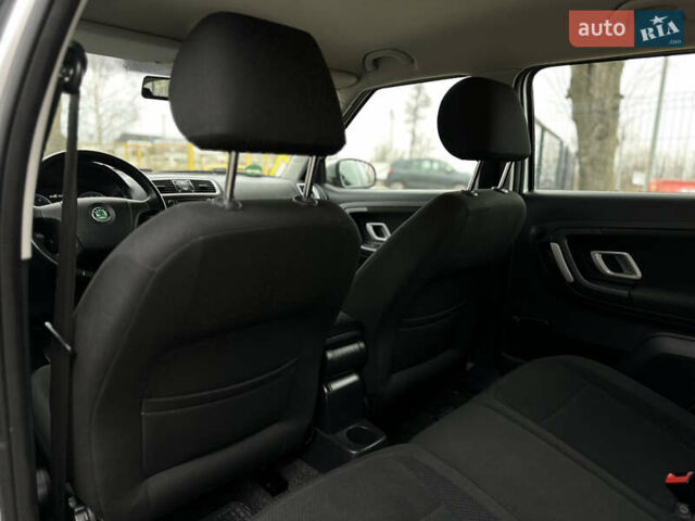 Серый Шкода Фабия, объемом двигателя 1.39 л и пробегом 224 тыс. км за 5800 $, фото 34 на Automoto.ua