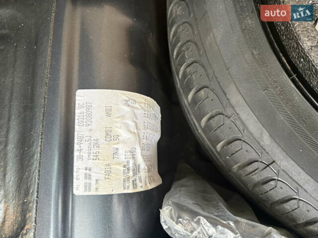 Сірий Шкода Фабія, об'ємом двигуна 1.6 л та пробігом 195 тис. км за 6500 $, фото 49 на Automoto.ua