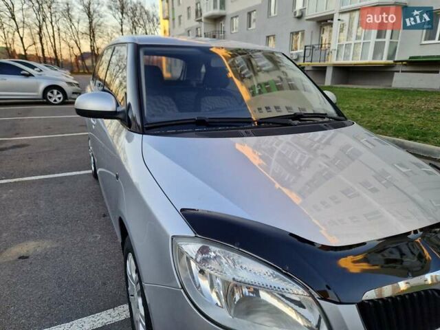 Серый Шкода Фабия, объемом двигателя 1.4 л и пробегом 147 тыс. км за 5600 $, фото 17 на Automoto.ua