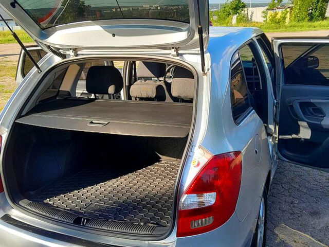 Сірий Шкода Фабія, об'ємом двигуна 1.2 л та пробігом 230 тис. км за 4500 $, фото 3 на Automoto.ua