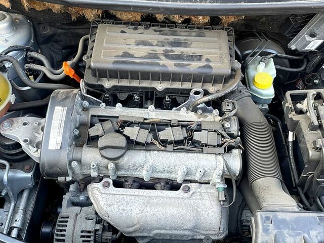 Сірий Шкода Фабія, об'ємом двигуна 1.4 л та пробігом 202 тис. км за 6000 $, фото 6 на Automoto.ua