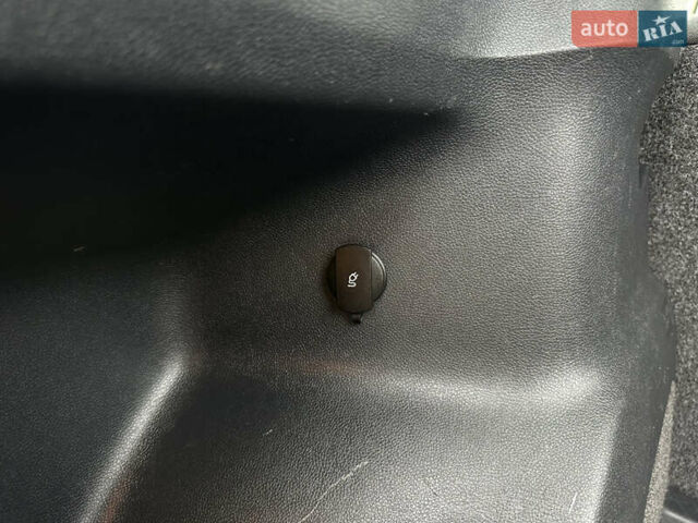 Сірий Шкода Фабія, об'ємом двигуна 1.39 л та пробігом 227 тис. км за 5500 $, фото 39 на Automoto.ua