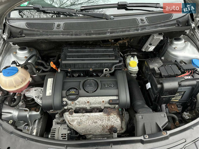 Серый Шкода Фабия, объемом двигателя 1.39 л и пробегом 224 тыс. км за 5800 $, фото 54 на Automoto.ua