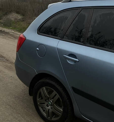 Серый Шкода Фабия, объемом двигателя 1.4 л и пробегом 395 тыс. км за 4200 $, фото 6 на Automoto.ua