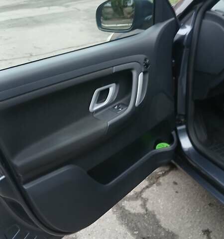 Серый Шкода Фабия, объемом двигателя 1.39 л и пробегом 232 тыс. км за 6500 $, фото 13 на Automoto.ua